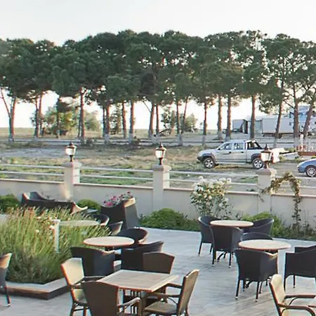 Geyi̇kli̇ Sunshi̇ne Hotel *