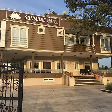 Geyi̇kli̇ Sunshi̇ne Hotell