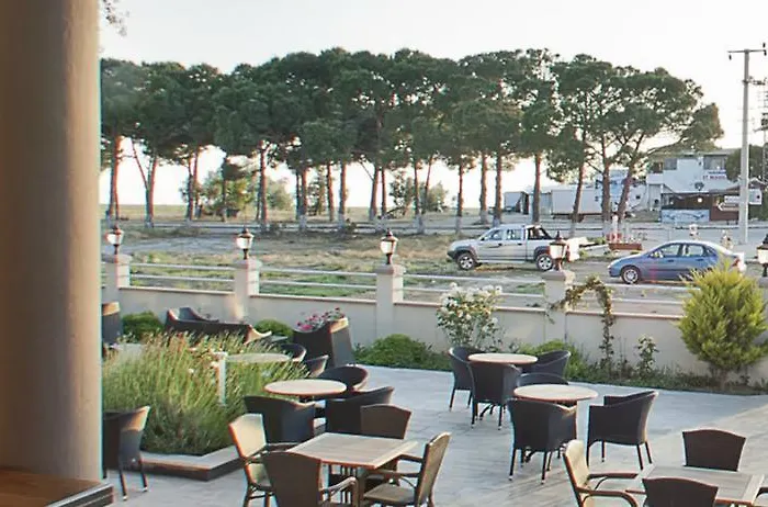 Geyi̇kli̇ Sunshi̇ne Hotell *