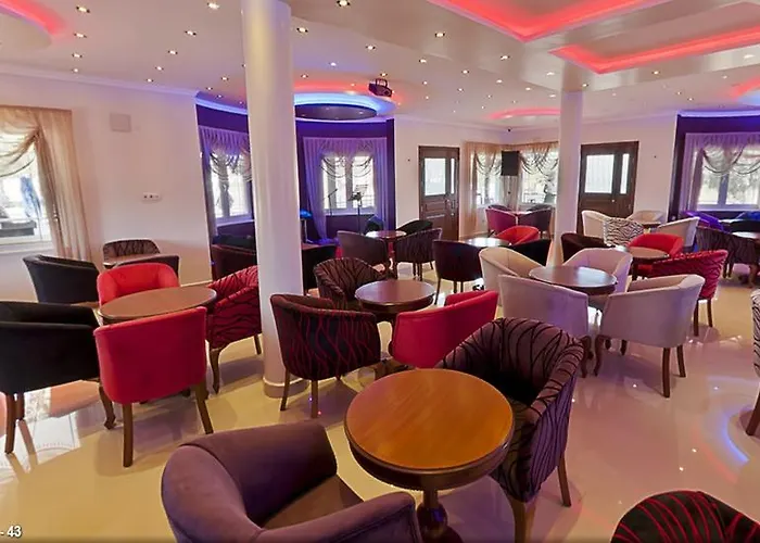 Geyi̇kli̇ Sunshi̇ne 호텔 *